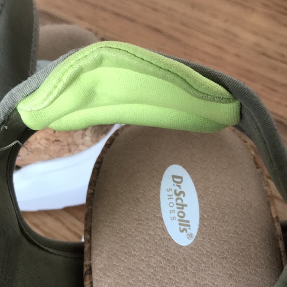 Dr. Scholls women wedge ankle strap Sandals. - Picture 8 of 11